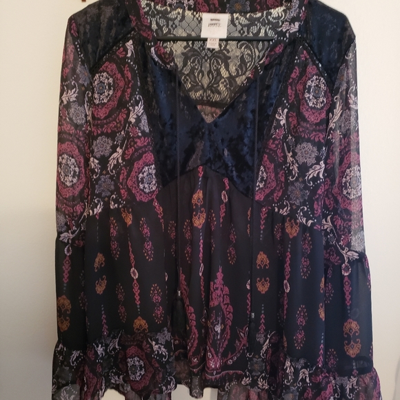 Top - Picture 2 of 2